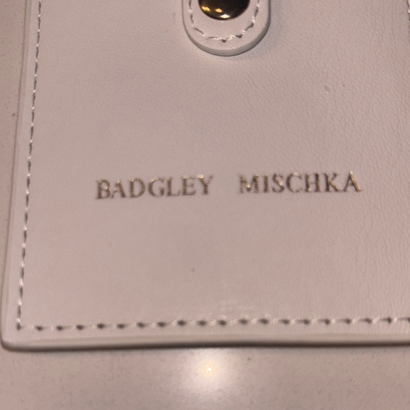 Badgley Mischka White Leather Card Holder - Picture 4 of 4